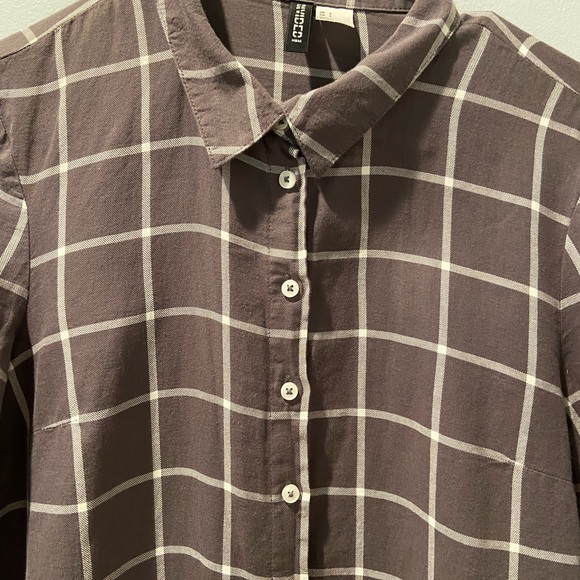H&M Divided Geometric Button-down blouse grey & white plaid size 2 - Picture 6 of 11